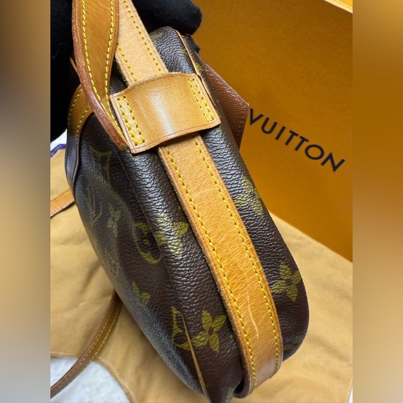 LOUIS VUITTON-MI883 Jeunefille Monogram Canvas Crossbody Bag - Picture 5 of 16